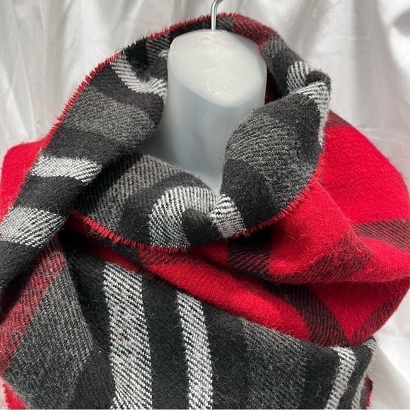 Red & charcoal blanket scarf wrap - Picture 4 of 6